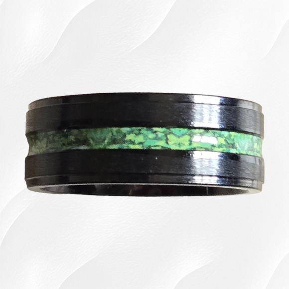Black Stainless Steel 8mm Inlaid Synthetic Green Band Style Fashion Ring Size 8 - Picture 6 of 7